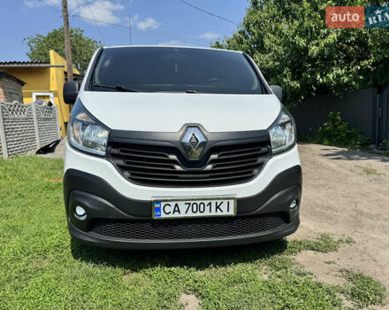 Белый Рено Трафик, объемом двигателя 1.6 л и пробегом 240 тыс. км за 17199 $, фото 1 на Automoto.ua