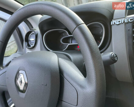 Белый Рено Трафик, объемом двигателя 1.6 л и пробегом 225 тыс. км за 15800 $, фото 18 на Automoto.ua