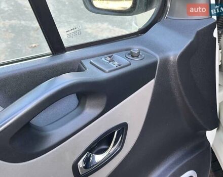 Белый Рено Трафик, объемом двигателя 1.6 л и пробегом 152 тыс. км за 15790 $, фото 25 на Automoto.ua