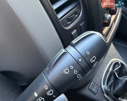 Белый Рено Трафик, объемом двигателя 1.6 л и пробегом 274 тыс. км за 18950 $, фото 108 на Automoto.ua