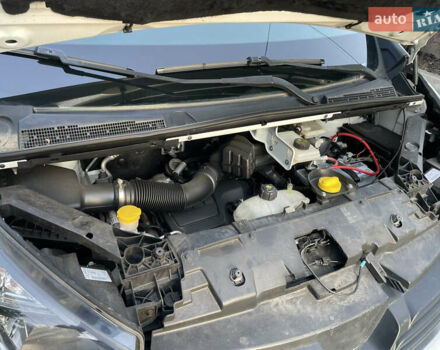 Белый Рено Трафик, объемом двигателя 1.6 л и пробегом 225 тыс. км за 15800 $, фото 56 на Automoto.ua