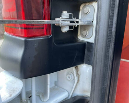 Белый Рено Трафик, объемом двигателя 1.6 л и пробегом 225 тыс. км за 15800 $, фото 49 на Automoto.ua