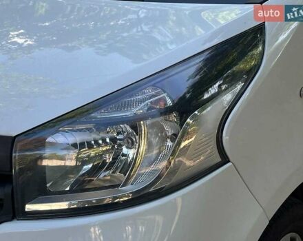 Белый Рено Трафик, объемом двигателя 1.6 л и пробегом 152 тыс. км за 15790 $, фото 5 на Automoto.ua