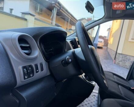 Белый Рено Трафик, объемом двигателя 1.6 л и пробегом 274 тыс. км за 18950 $, фото 66 на Automoto.ua