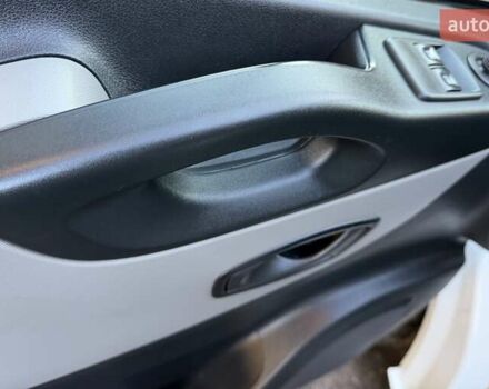 Белый Рено Трафик, объемом двигателя 1.6 л и пробегом 274 тыс. км за 18950 $, фото 90 на Automoto.ua