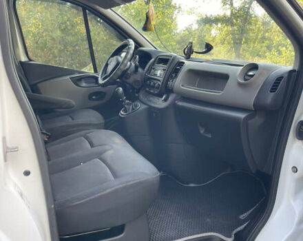 Белый Рено Трафик, объемом двигателя 1.6 л и пробегом 175 тыс. км за 14000 $, фото 22 на Automoto.ua