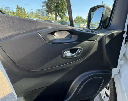 Белый Рено Трафик, объемом двигателя 1.6 л и пробегом 249 тыс. км за 19600 $, фото 12 на Automoto.ua