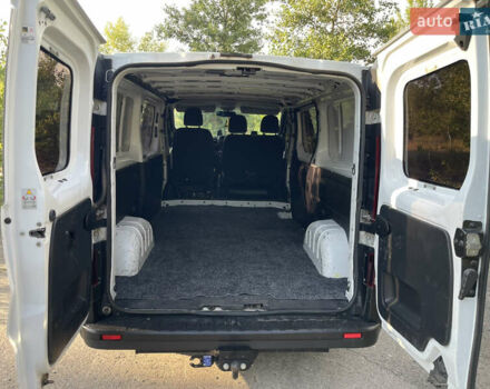 Белый Рено Трафик, объемом двигателя 1.6 л и пробегом 175 тыс. км за 14000 $, фото 26 на Automoto.ua