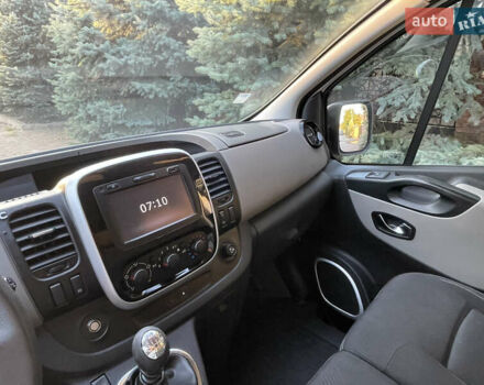 Белый Рено Трафик, объемом двигателя 1.6 л и пробегом 225 тыс. км за 15800 $, фото 16 на Automoto.ua