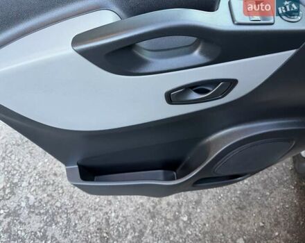 Белый Рено Трафик, объемом двигателя 1.6 л и пробегом 274 тыс. км за 18950 $, фото 88 на Automoto.ua