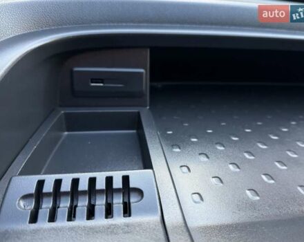 Белый Рено Трафик, объемом двигателя 1.6 л и пробегом 274 тыс. км за 18950 $, фото 116 на Automoto.ua