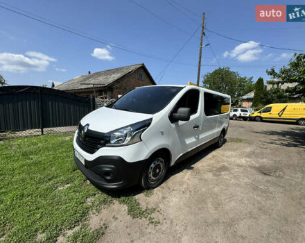 Белый Рено Трафик, объемом двигателя 1.6 л и пробегом 240 тыс. км за 17199 $, фото 3 на Automoto.ua