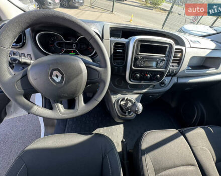 Белый Рено Трафик, объемом двигателя 1.6 л и пробегом 249 тыс. км за 19600 $, фото 13 на Automoto.ua