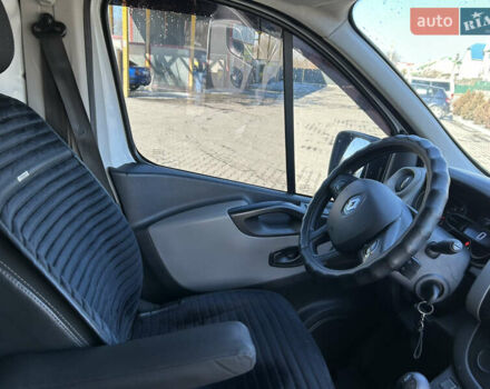 Белый Рено Трафик, объемом двигателя 1.6 л и пробегом 250 тыс. км за 16700 $, фото 13 на Automoto.ua