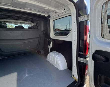 Белый Рено Трафик, объемом двигателя 1.6 л и пробегом 249 тыс. км за 19600 $, фото 26 на Automoto.ua