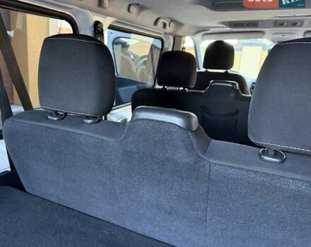 Белый Рено Трафик, объемом двигателя 1.6 л и пробегом 274 тыс. км за 18950 $, фото 76 на Automoto.ua