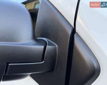 Белый Рено Трафик, объемом двигателя 1.6 л и пробегом 274 тыс. км за 18950 $, фото 52 на Automoto.ua