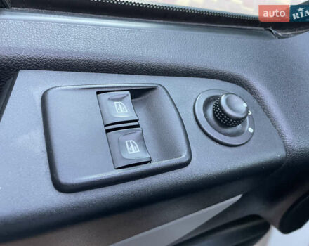 Белый Рено Трафик, объемом двигателя 1.6 л и пробегом 225 тыс. км за 15800 $, фото 9 на Automoto.ua