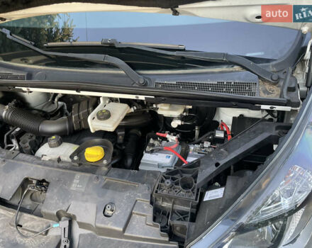 Белый Рено Трафик, объемом двигателя 1.6 л и пробегом 225 тыс. км за 15800 $, фото 57 на Automoto.ua