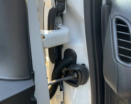 Белый Рено Трафик, объемом двигателя 1.6 л и пробегом 225 тыс. км за 15800 $, фото 54 на Automoto.ua