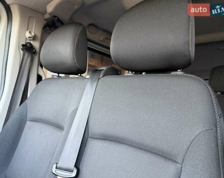 Белый Рено Трафик, объемом двигателя 1.6 л и пробегом 274 тыс. км за 18950 $, фото 101 на Automoto.ua