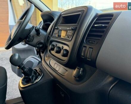 Белый Рено Трафик, объемом двигателя 1.6 л и пробегом 274 тыс. км за 18950 $, фото 86 на Automoto.ua