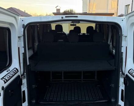 Белый Рено Трафик, объемом двигателя 1.6 л и пробегом 274 тыс. км за 18950 $, фото 125 на Automoto.ua