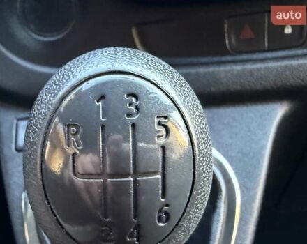 Белый Рено Трафик, объемом двигателя 1.6 л и пробегом 274 тыс. км за 18950 $, фото 111 на Automoto.ua