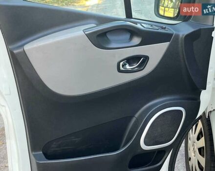 Белый Рено Трафик, объемом двигателя 1.6 л и пробегом 152 тыс. км за 15790 $, фото 24 на Automoto.ua