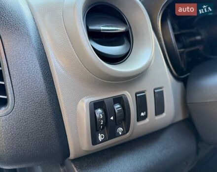 Белый Рено Трафик, объемом двигателя 1.6 л и пробегом 274 тыс. км за 18950 $, фото 69 на Automoto.ua