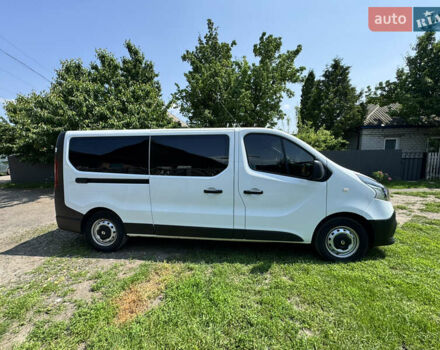 Белый Рено Трафик, объемом двигателя 1.6 л и пробегом 240 тыс. км за 17199 $, фото 9 на Automoto.ua
