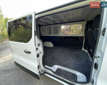 Белый Рено Трафик, объемом двигателя 1.6 л и пробегом 175 тыс. км за 14000 $, фото 24 на Automoto.ua