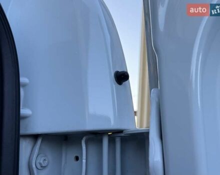 Белый Рено Трафик, объемом двигателя 1.6 л и пробегом 274 тыс. км за 18950 $, фото 128 на Automoto.ua