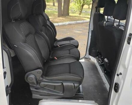 Белый Рено Трафик, объемом двигателя 1.6 л и пробегом 183 тыс. км за 16999 $, фото 3 на Automoto.ua