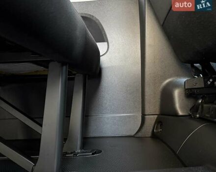 Белый Рено Трафик, объемом двигателя 1.6 л и пробегом 274 тыс. км за 18950 $, фото 140 на Automoto.ua