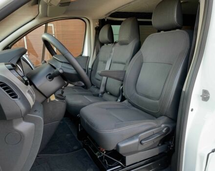 Белый Рено Трафик, объемом двигателя 1.6 л и пробегом 246 тыс. км за 17955 $, фото 10 на Automoto.ua