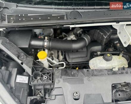 Білий Рено Трафік, об'ємом двигуна 1.6 л та пробігом 227 тис. км за 14000 $, фото 43 на Automoto.ua