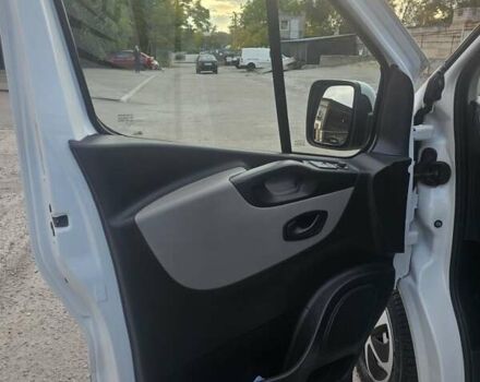 Белый Рено Трафик, объемом двигателя 1.6 л и пробегом 122 тыс. км за 16000 $, фото 1 на Automoto.ua