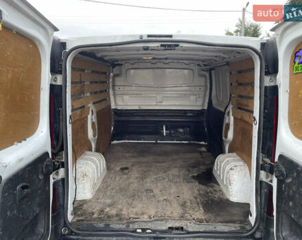 Белый Рено Трафик, объемом двигателя 1.6 л и пробегом 277 тыс. км за 12500 $, фото 9 на Automoto.ua
