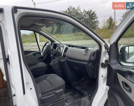 Белый Рено Трафик, объемом двигателя 1.6 л и пробегом 277 тыс. км за 12500 $, фото 7 на Automoto.ua
