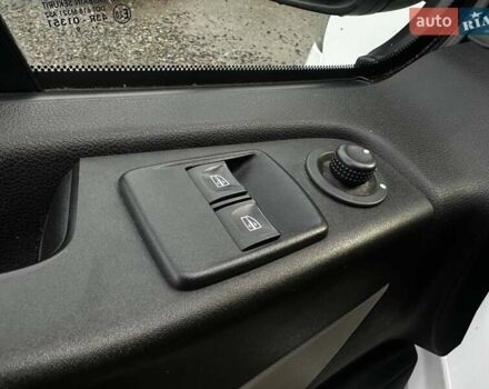 Белый Рено Трафик, объемом двигателя 1.6 л и пробегом 227 тыс. км за 17700 $, фото 29 на Automoto.ua