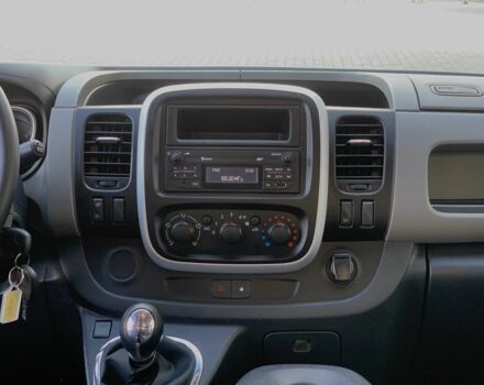 Белый Рено Трафик, объемом двигателя 1.6 л и пробегом 246 тыс. км за 17955 $, фото 22 на Automoto.ua