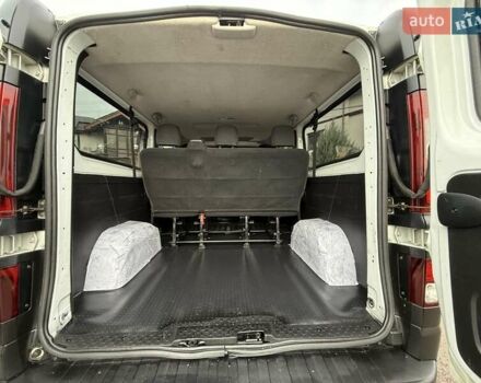 Белый Рено Трафик, объемом двигателя 1.6 л и пробегом 264 тыс. км за 18800 $, фото 70 на Automoto.ua