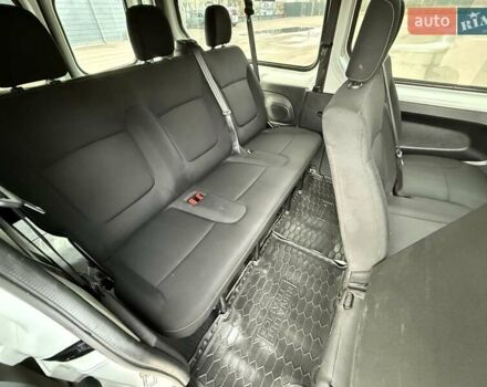 Белый Рено Трафик, объемом двигателя 1.6 л и пробегом 264 тыс. км за 18800 $, фото 58 на Automoto.ua