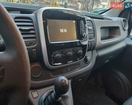 Белый Рено Трафик, объемом двигателя 1.6 л и пробегом 184 тыс. км за 15100 $, фото 4 на Automoto.ua