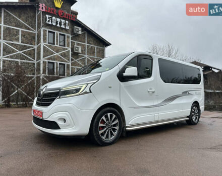 Белый Рено Трафик, объемом двигателя 2 л и пробегом 231 тыс. км за 25700 $, фото 2 на Automoto.ua