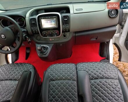 Белый Рено Трафик, объемом двигателя 1.6 л и пробегом 263 тыс. км за 15999 $, фото 12 на Automoto.ua