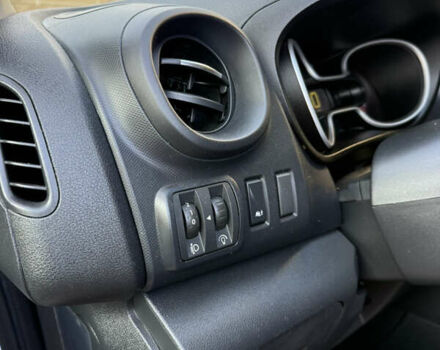 Белый Рено Трафик, объемом двигателя 2 л и пробегом 107 тыс. км за 24500 $, фото 15 на Automoto.ua