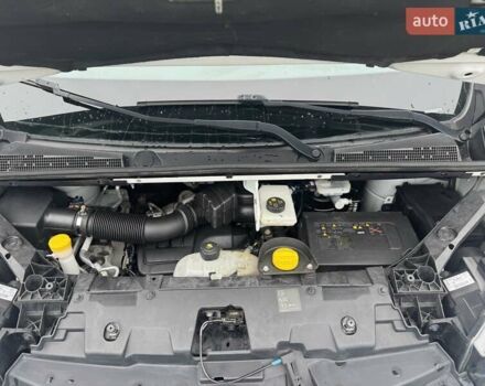 Білий Рено Трафік, об'ємом двигуна 1.6 л та пробігом 227 тис. км за 14000 $, фото 47 на Automoto.ua