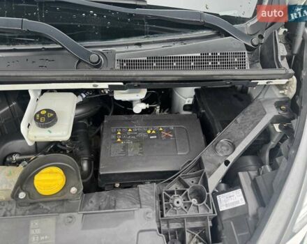 Білий Рено Трафік, об'ємом двигуна 1.6 л та пробігом 227 тис. км за 14000 $, фото 46 на Automoto.ua